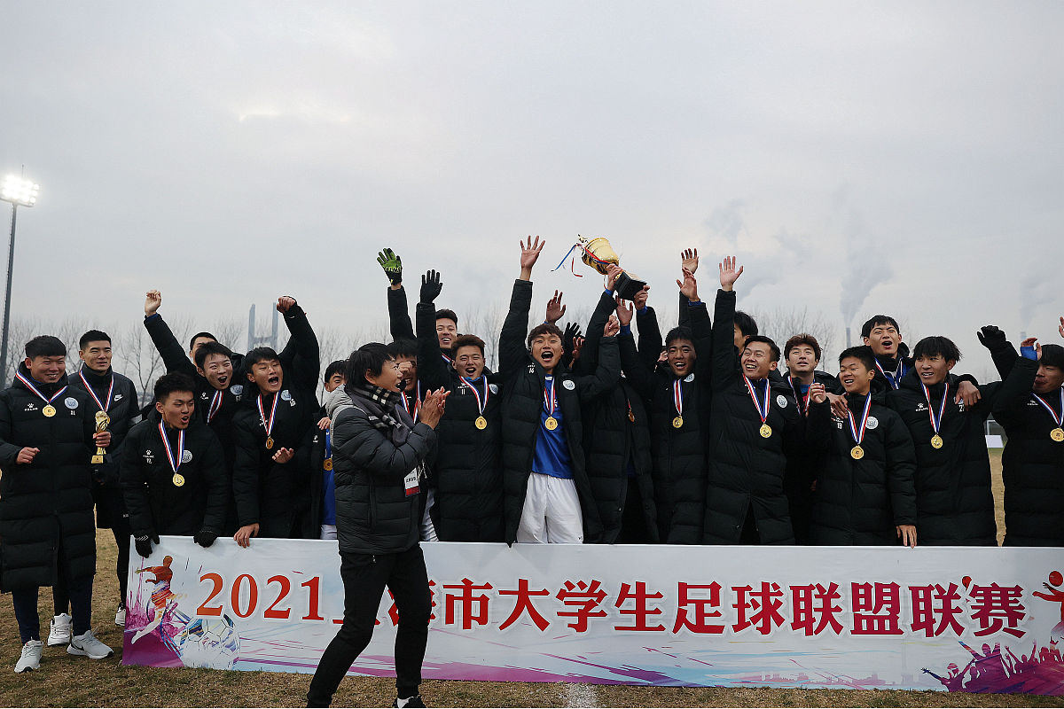 初中生毕业读什么学校好？航空学校VS其他专业
