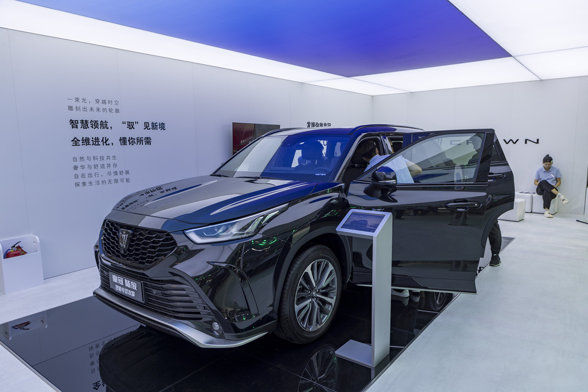 比亚迪仰望U8：百万级新能源越野车，开启预售！