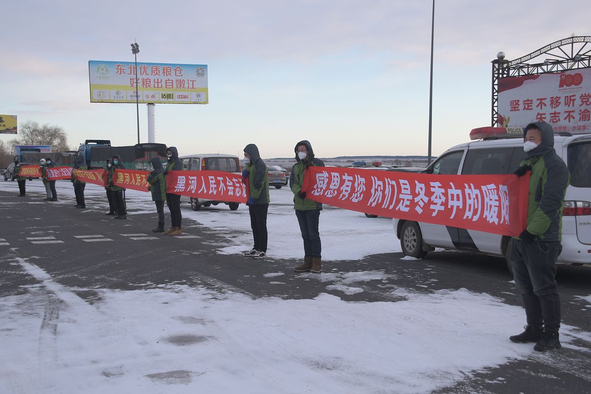 送别老同事：如何表达感谢并送礼物？