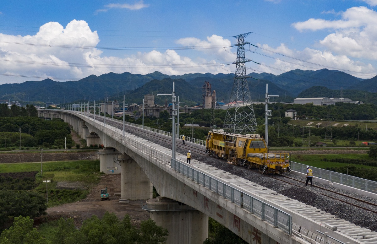 铁路工程技术专业学习内容：基础知识、技术方向与未来发展