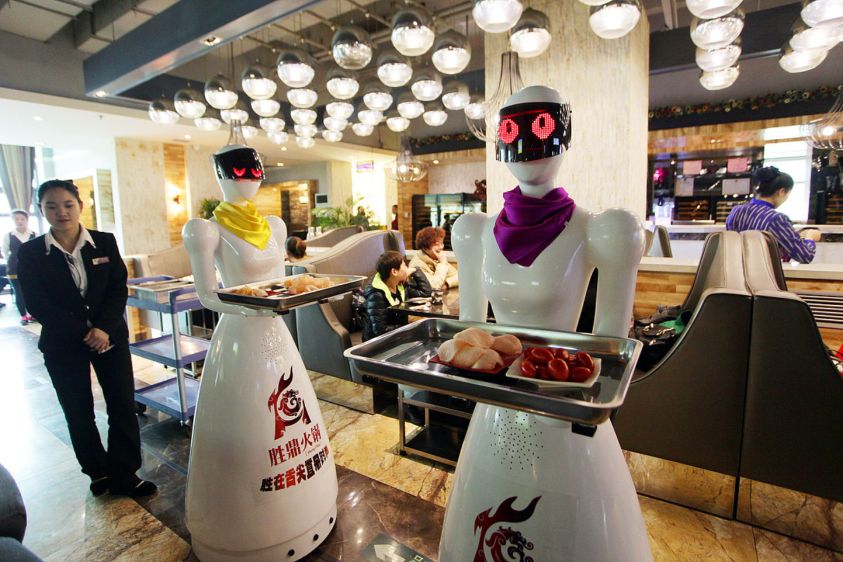 餐厅智能服务机器人：提升效率，优化体验的未来趋势