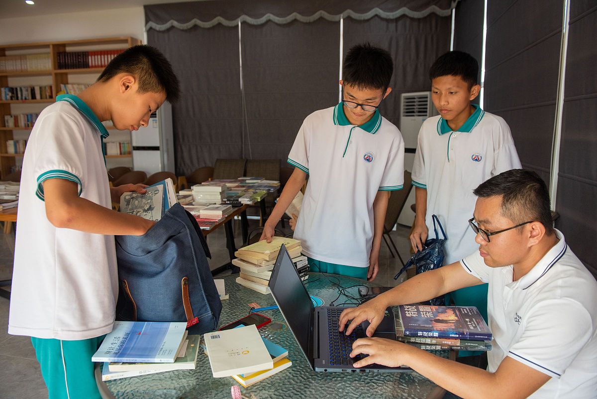 平塘中等职业学校民族工艺品制作专业课程设置有哪些怎么样