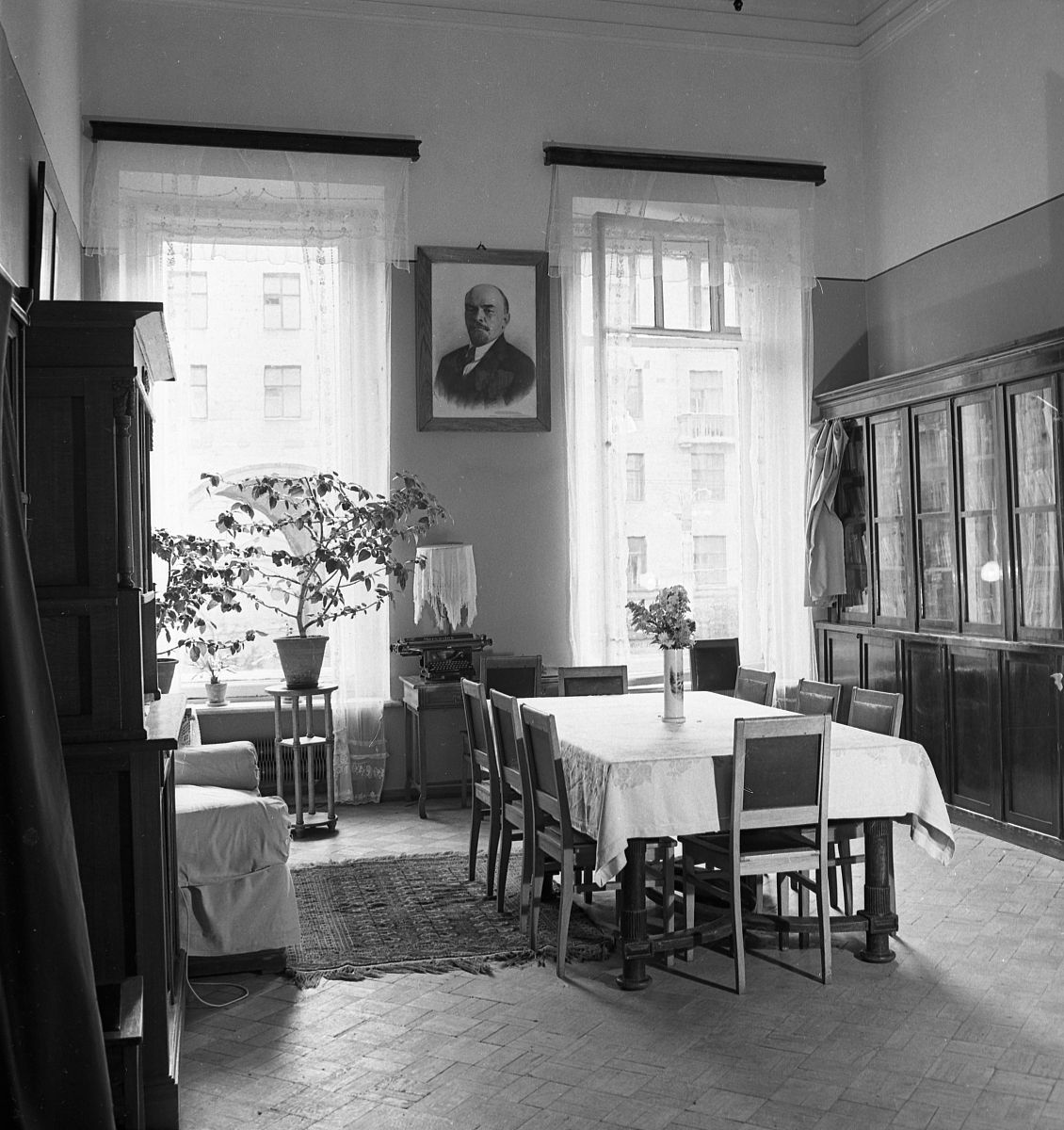 钢铁是怎样炼成的