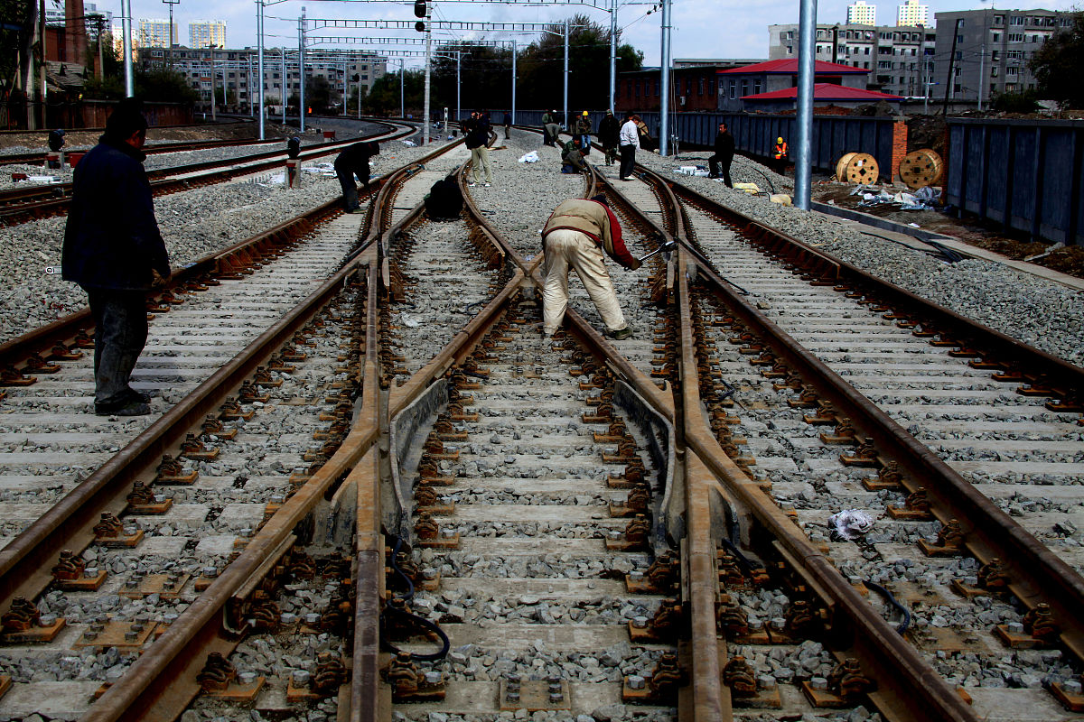 重庆中专铁路学校专业详解：机电、信号、通信、电力等专业内容介绍