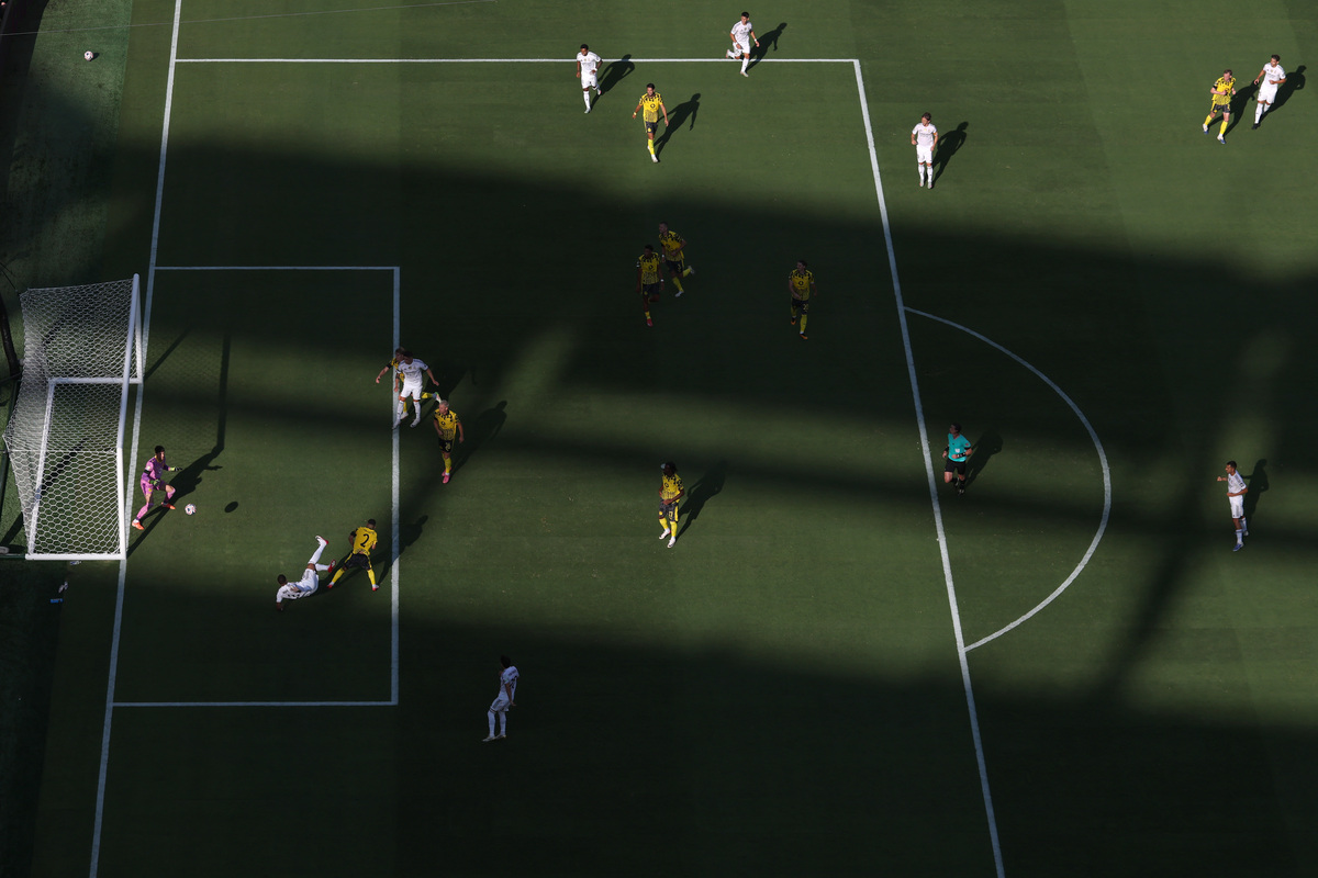 自动捕捉进球系统：目标客户及应用场景