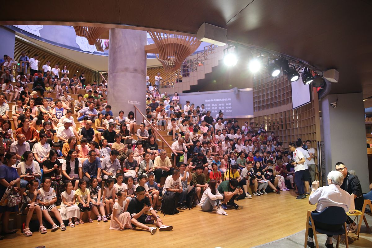 2019年7月25日,辽宁沈阳,国产故事片《三毛流浪记》主演王龙基空降玖