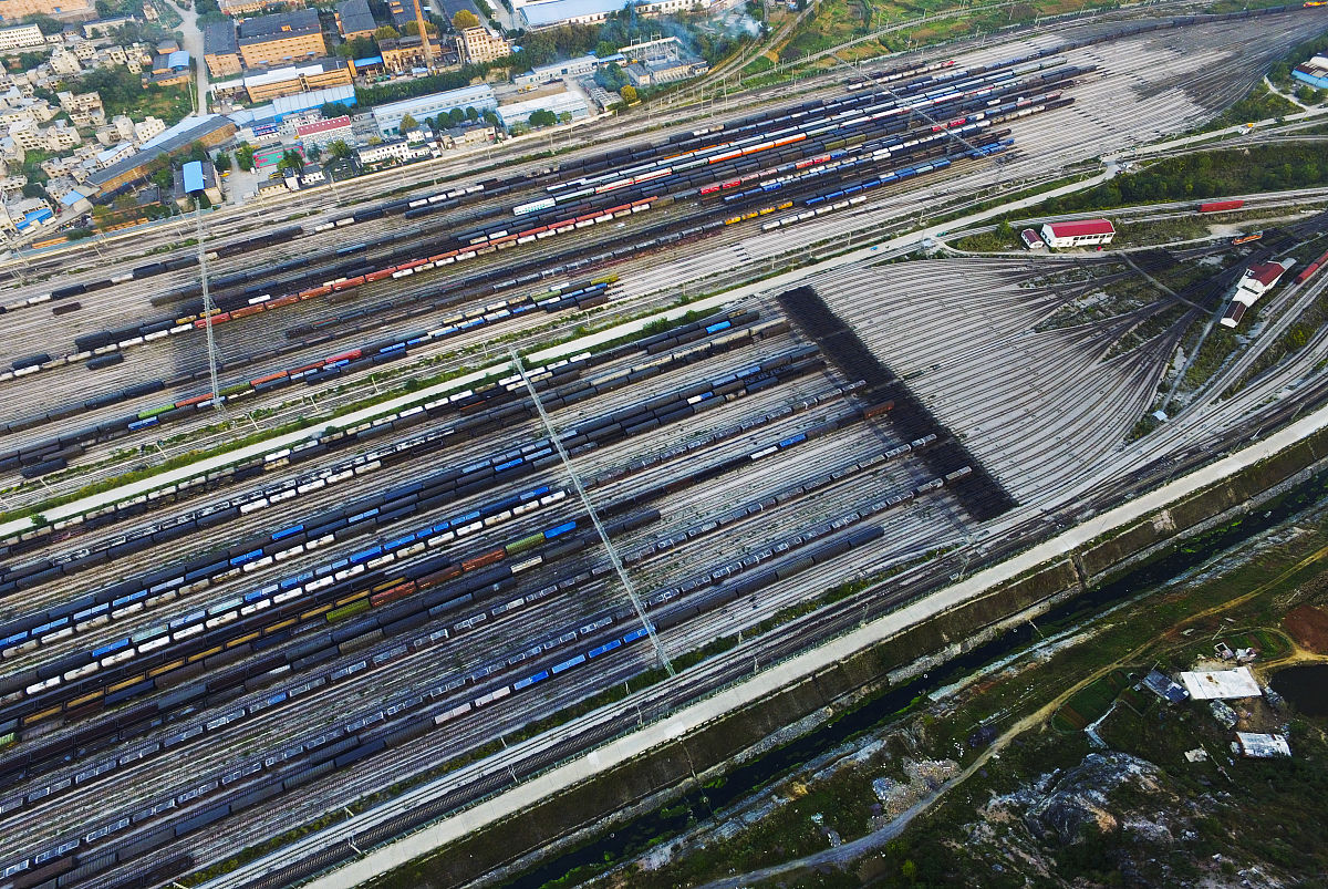 贵阳市铁路学校毕业后就业前景：铁路物流行业稳定发展