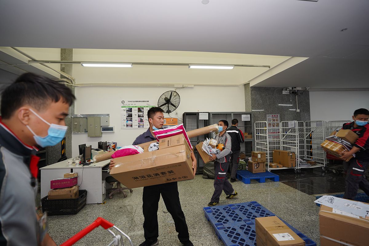 大学生在顺丰做仓管员的实习日志要写120篇每篇60字继续