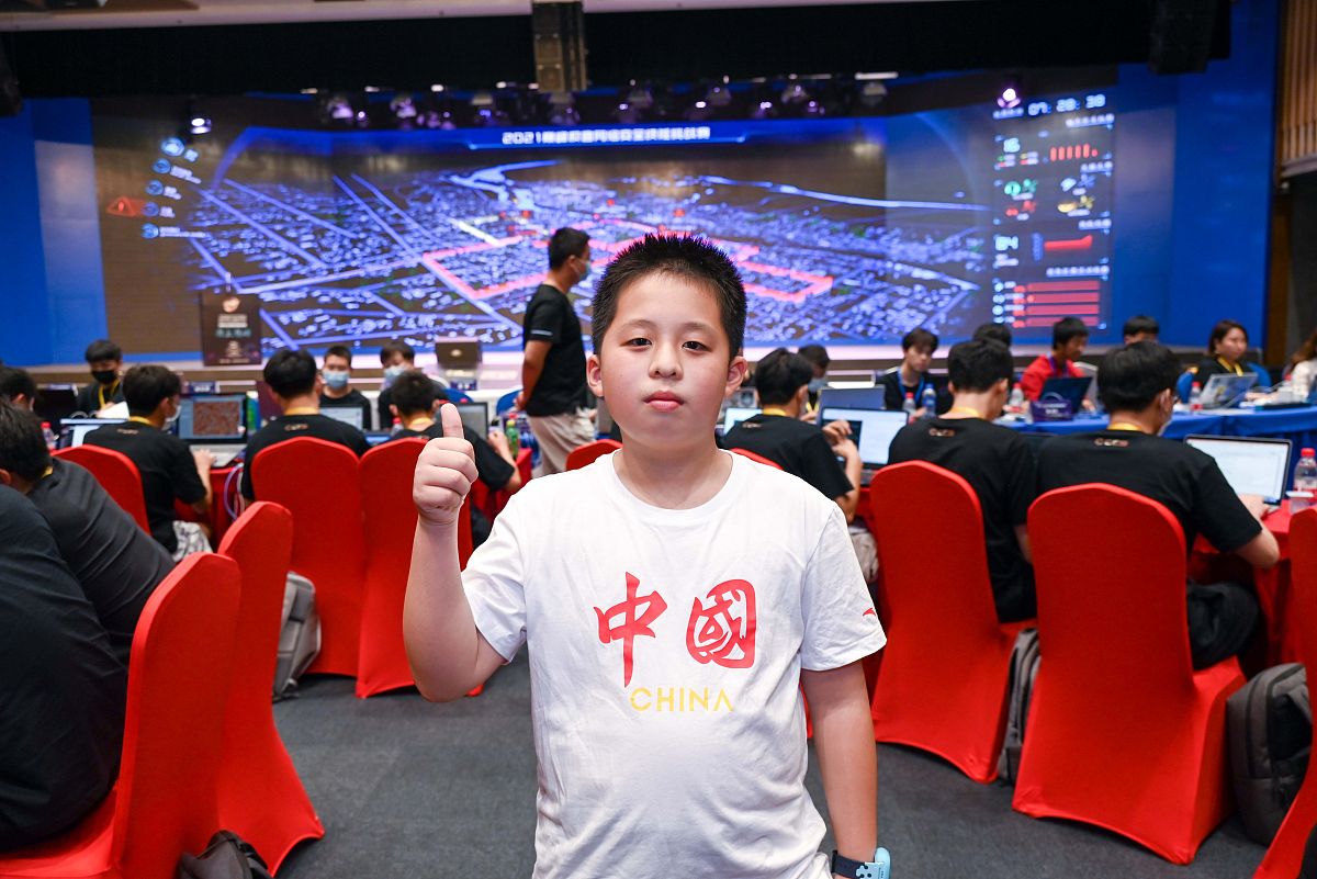 函授本科毕业生自我鉴定：克服困难，取得优异成绩