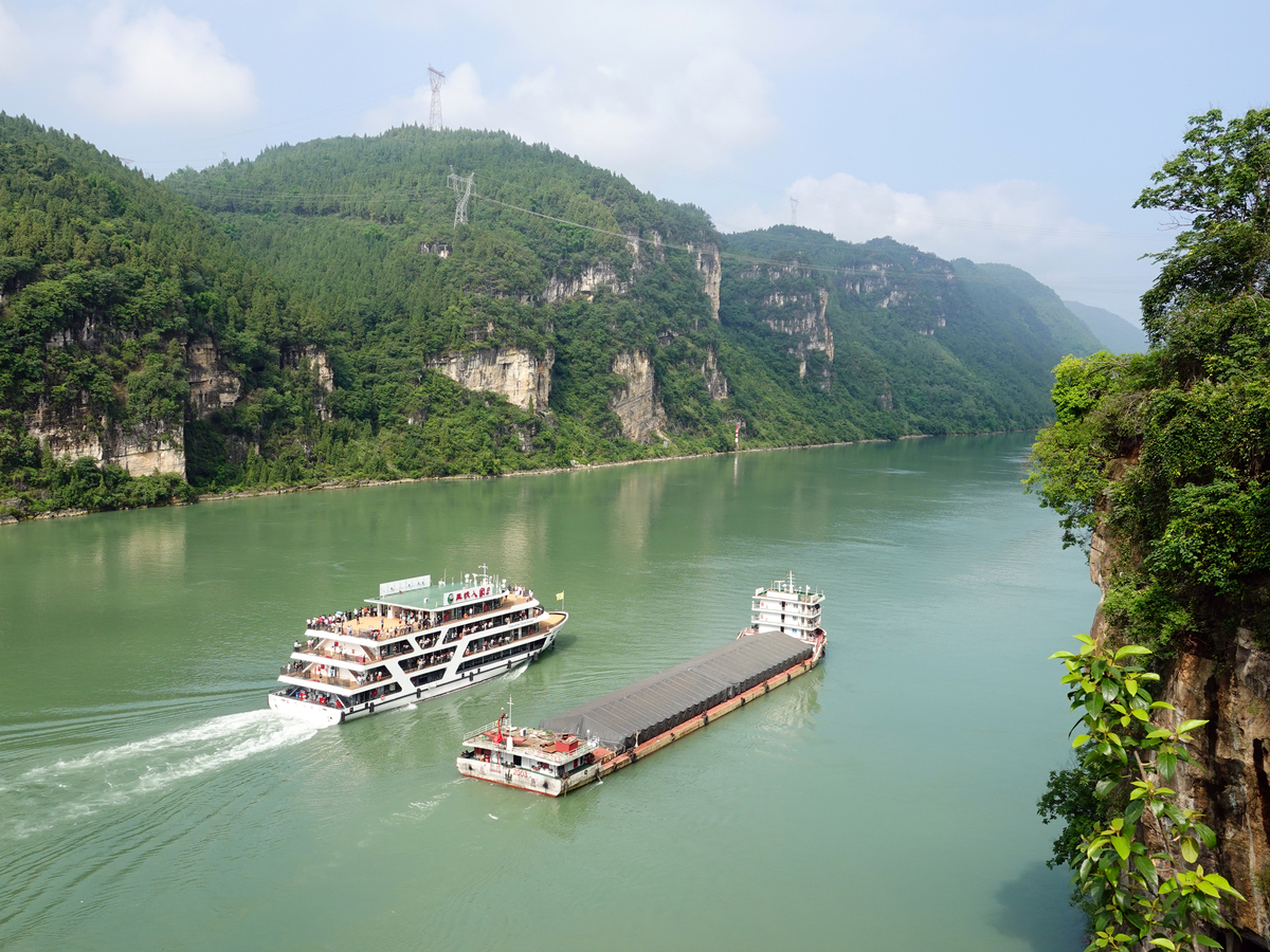 宜昌旅游攻略：景点、特色、未来发展 - 探索三峡魅力