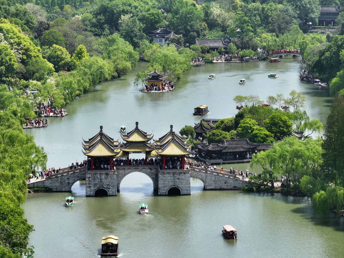 江苏省旅游十大热门景点推荐 江苏拥有众多自然景观和历史文化景点,如