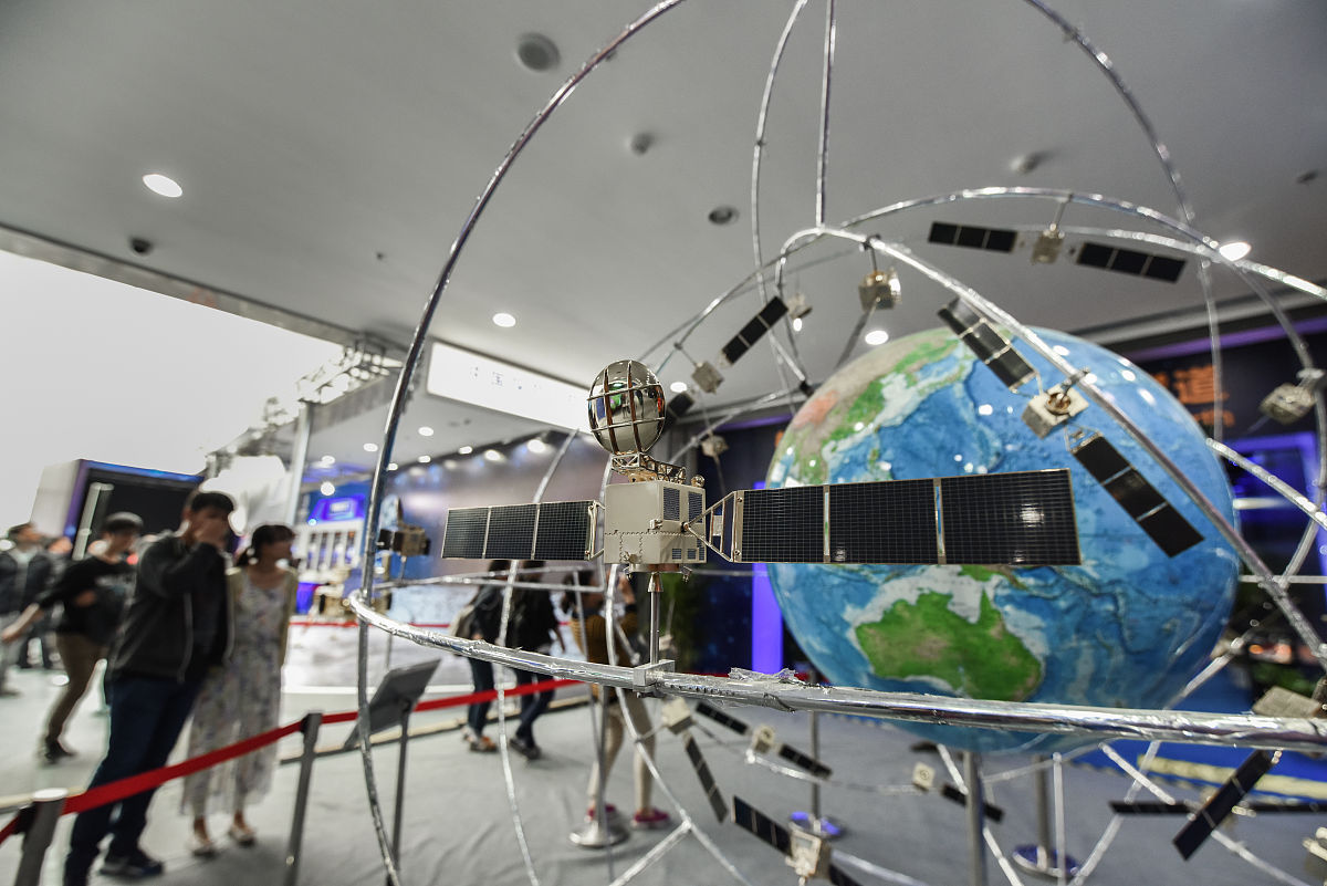 探索星辰大海：舟舟1号测试群的太空征途