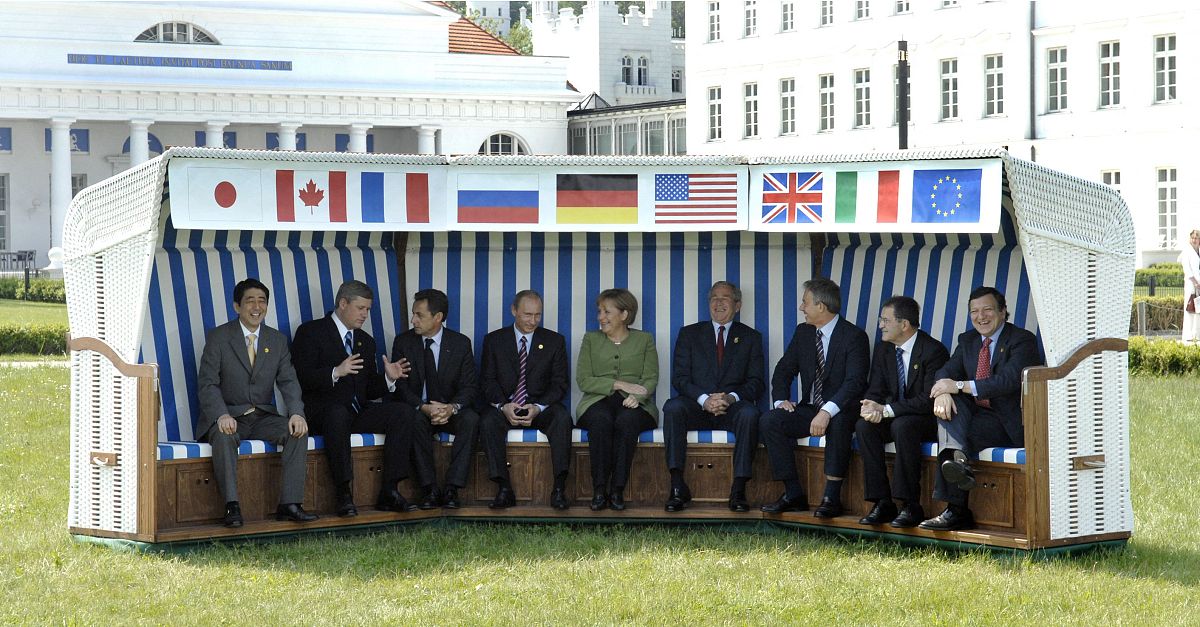 当地时间2007年6月7日,德国东北部海利根达姆,八国集团首脑们在第一次