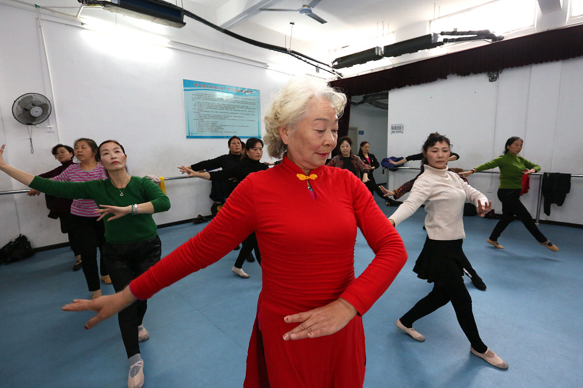 老年人模特大赛短视频制作方案：选素材、配乐、场景规划