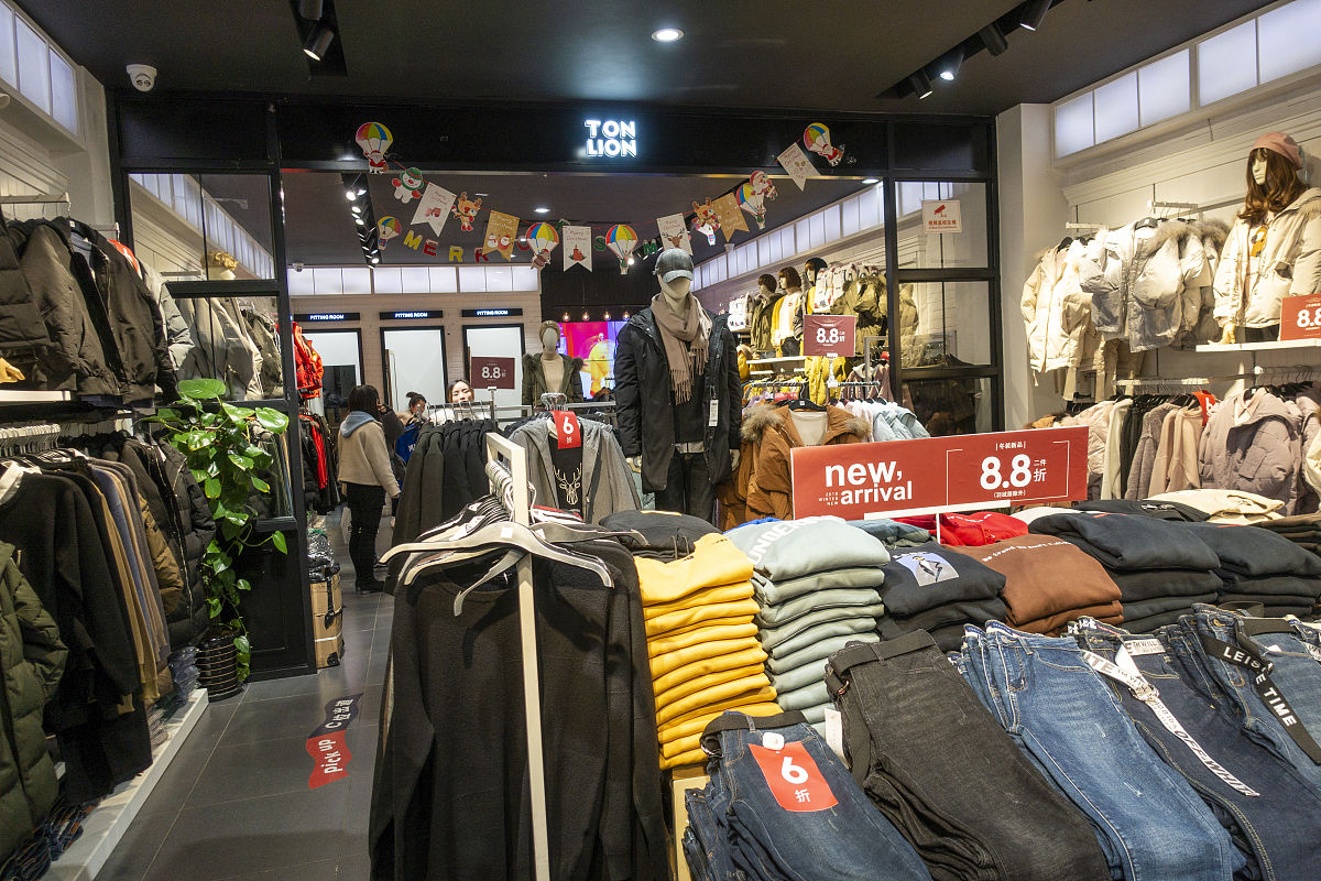 连衣裙这种产品的直接竞争者、间接竞争者、潜在竞争者