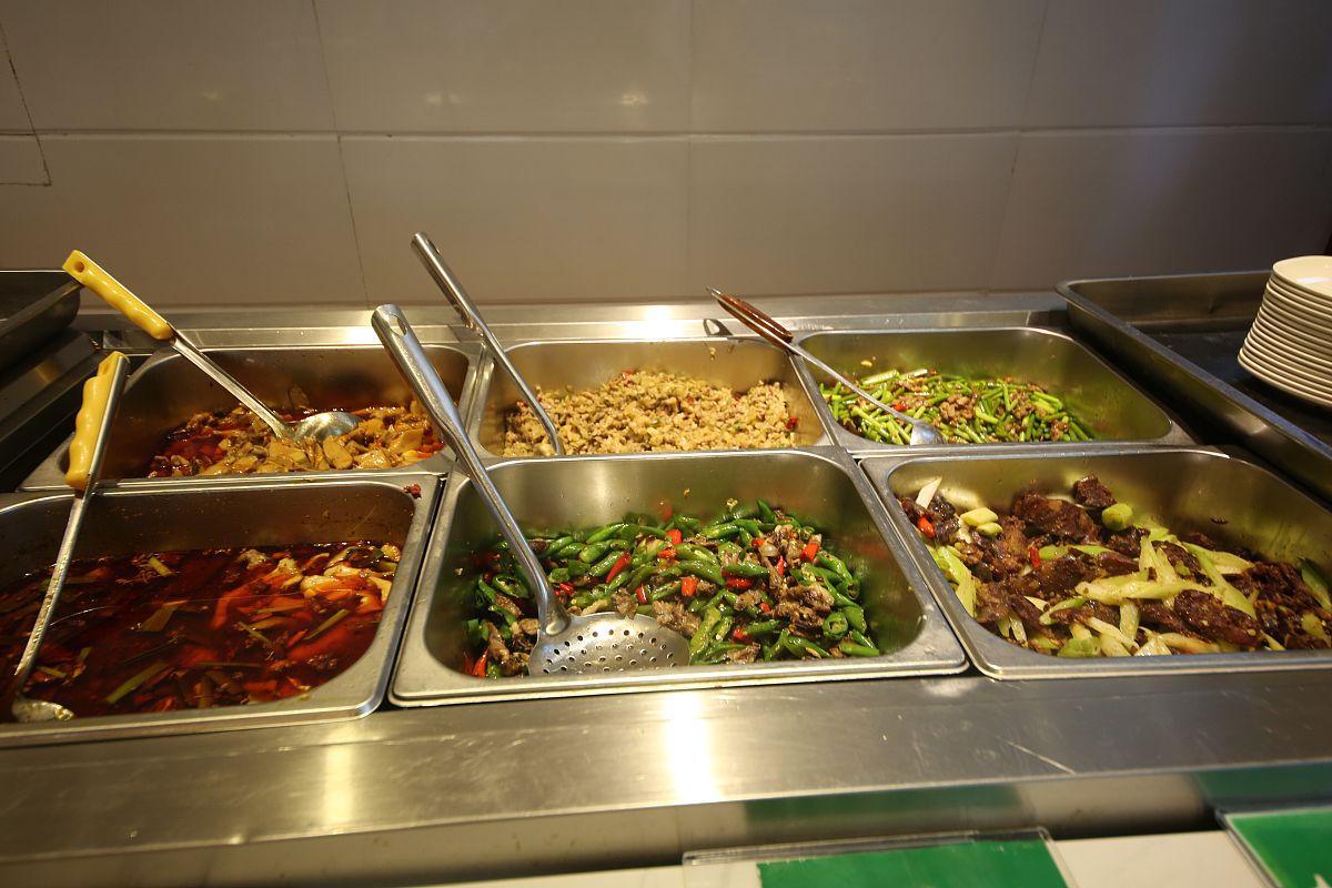 重庆轻工业学校宿舍条件 食堂饭菜情况介绍