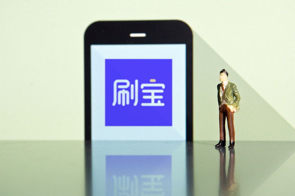 根据关键词写10个文案标题宝赚APP、宝赚转发是真的吗宝赚APP是闪赚旗下在2023年8月22日全新上线的转发文章赚钱平台！新人下载安装闪赚即可获得092元现金红包软件上更新了超多种类的新闻和视频包括新闻、娱乐、美食、科技、健康、养生等用户可以选择您喜欢的内容分享到微信群或朋友圈好友点击浏览就能获得奖励！