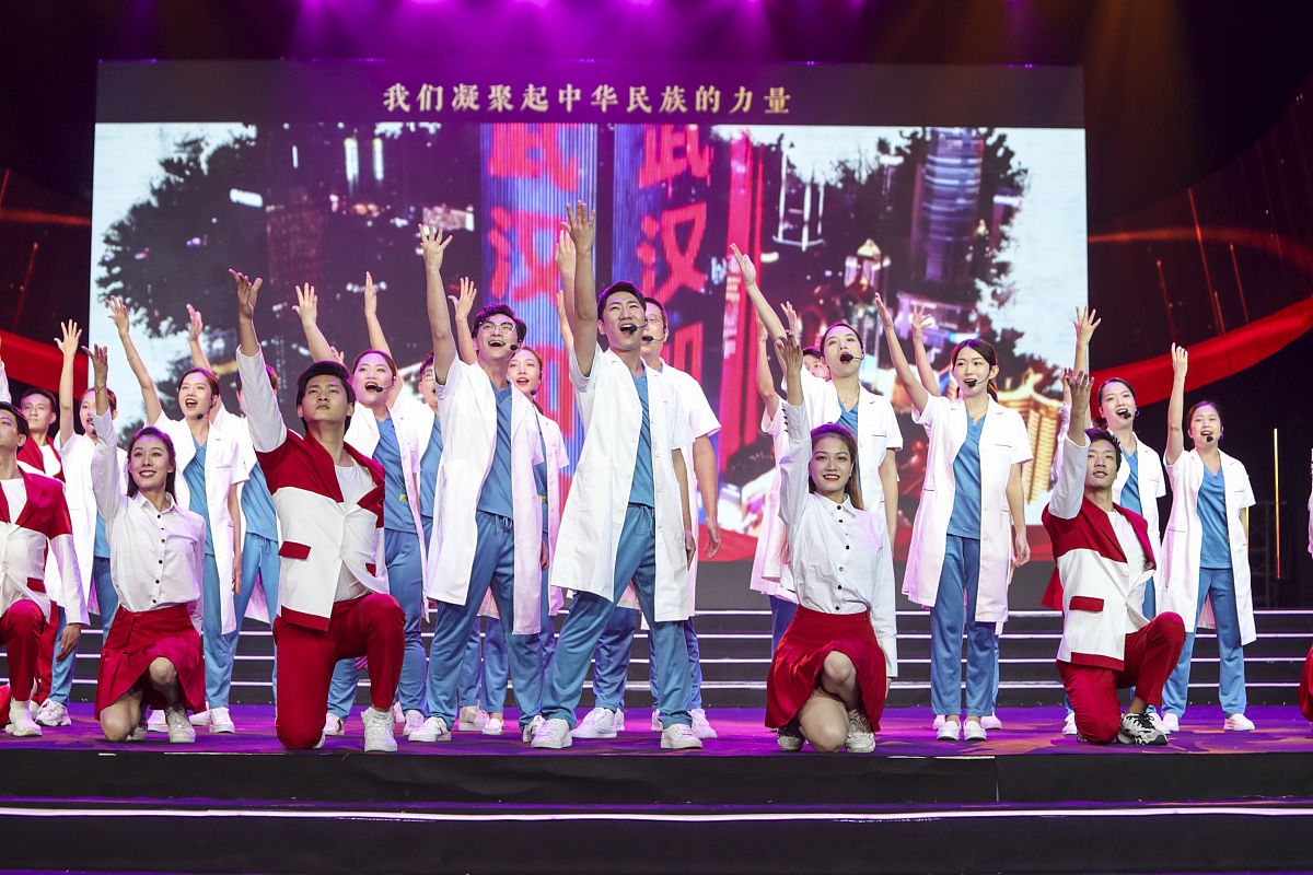 花都学校为河北省广播电视台2023年少儿春晚提供化妆造型