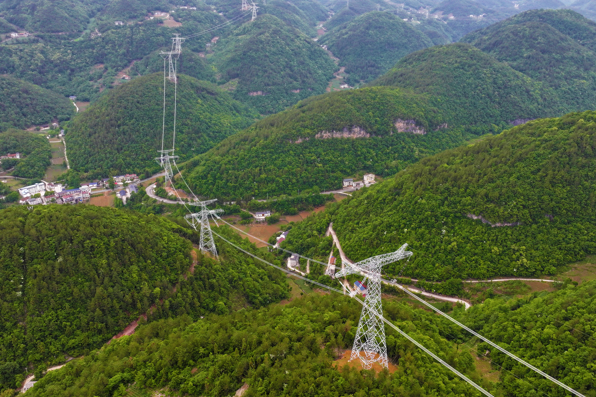 楚雄双洛500千伏线路工程具体指的是帮我用200字详细描述