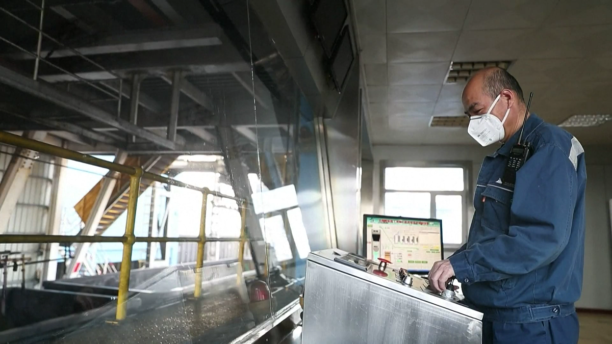 面粉厂粉尘致间质性肺炎？如何投诉用人单位？