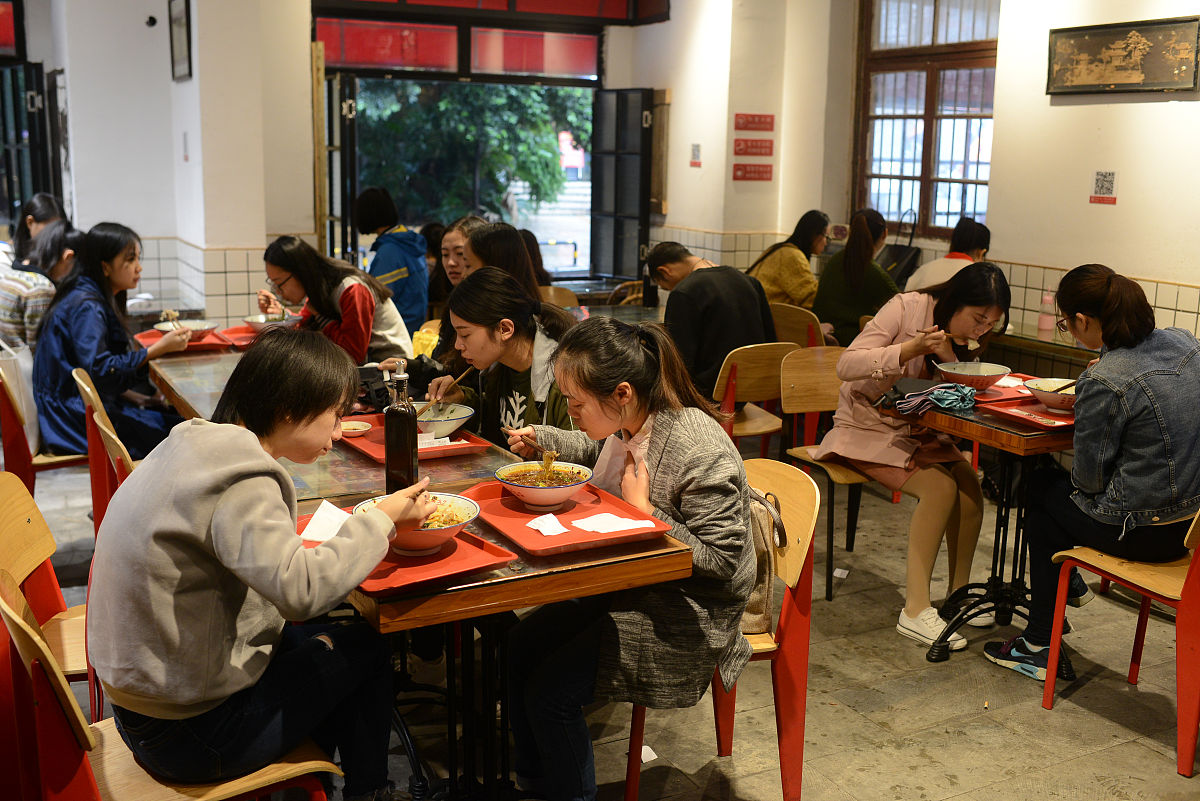 嘉兴市总工会职校行政管理专业怎么样？就业前景好吗？