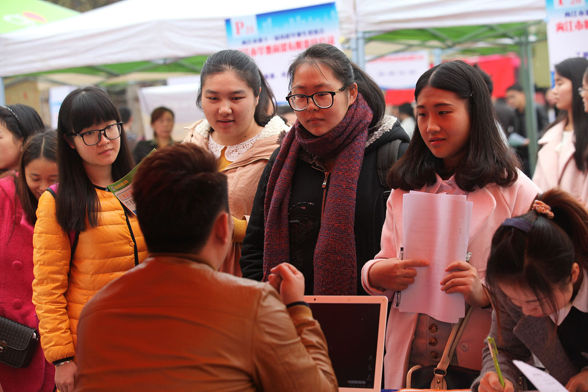 2021年初中生读成都幼师学校难不难？