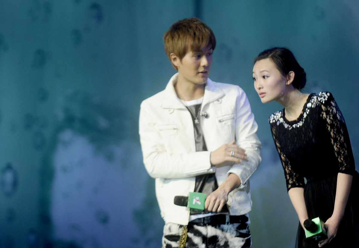 请你给我的QQ群友布置一些搞笑作业