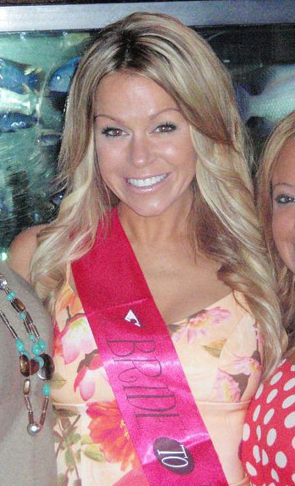 以打工族的身份写一篇1500字如今生活越来越困难了宠物是否能给我们带来精神上的鼓励？的文章