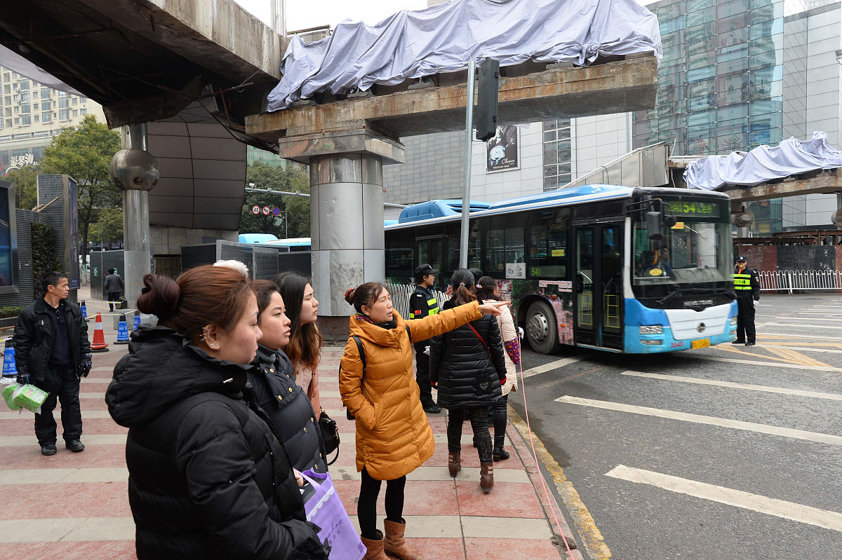 2015年12月30日,贵州省贵阳市,一些市民感觉大十字的确宽敞多了.