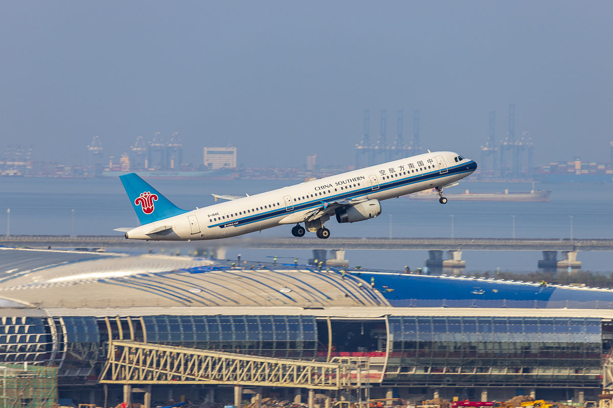 以2018年成都机电工程学校机场人才班招生简章为标题写一篇1100字的文章字数不够的话可以对主体内容进行详细描述