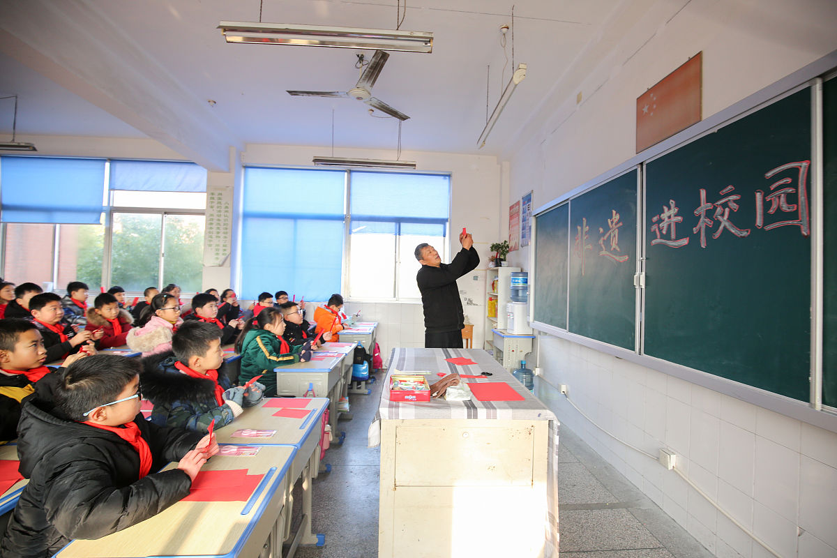 学生过传统节日对于筑牢中华民族共同体意识的重要意义的 研究对象