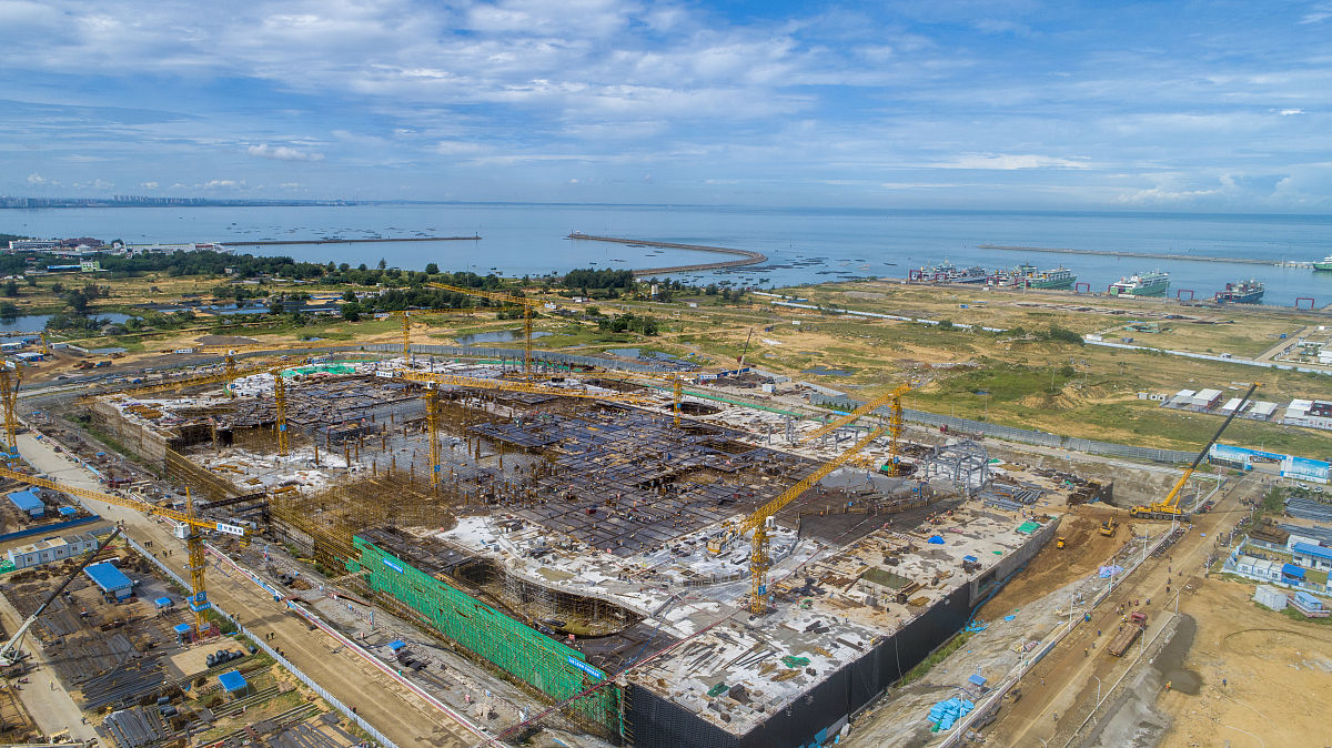 2020年9月21日,俯瞰海口国际免税城项目工地.目前,该项目的免税商业中