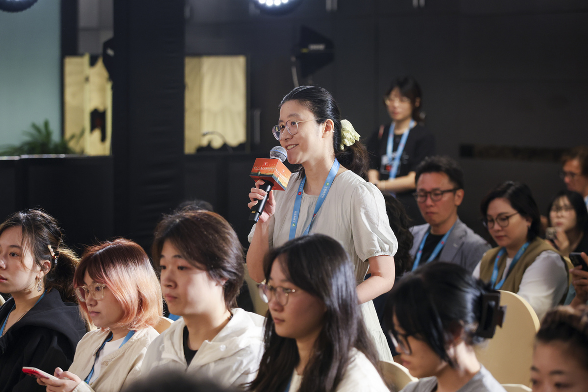 郑州工商学院播音与主持艺术专业介绍 - 走近主持人的世界