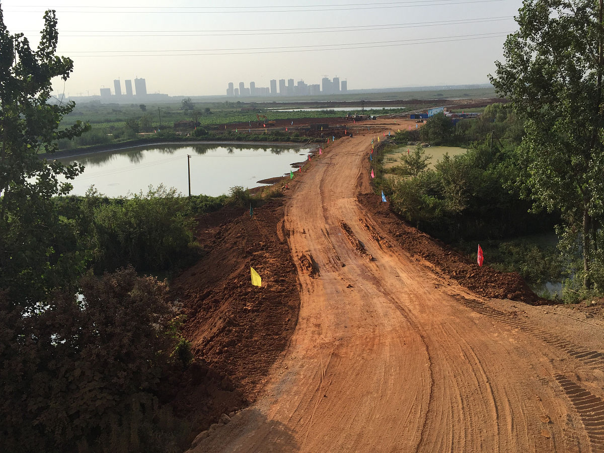 土地转包协议范本：详细条款及注意事项