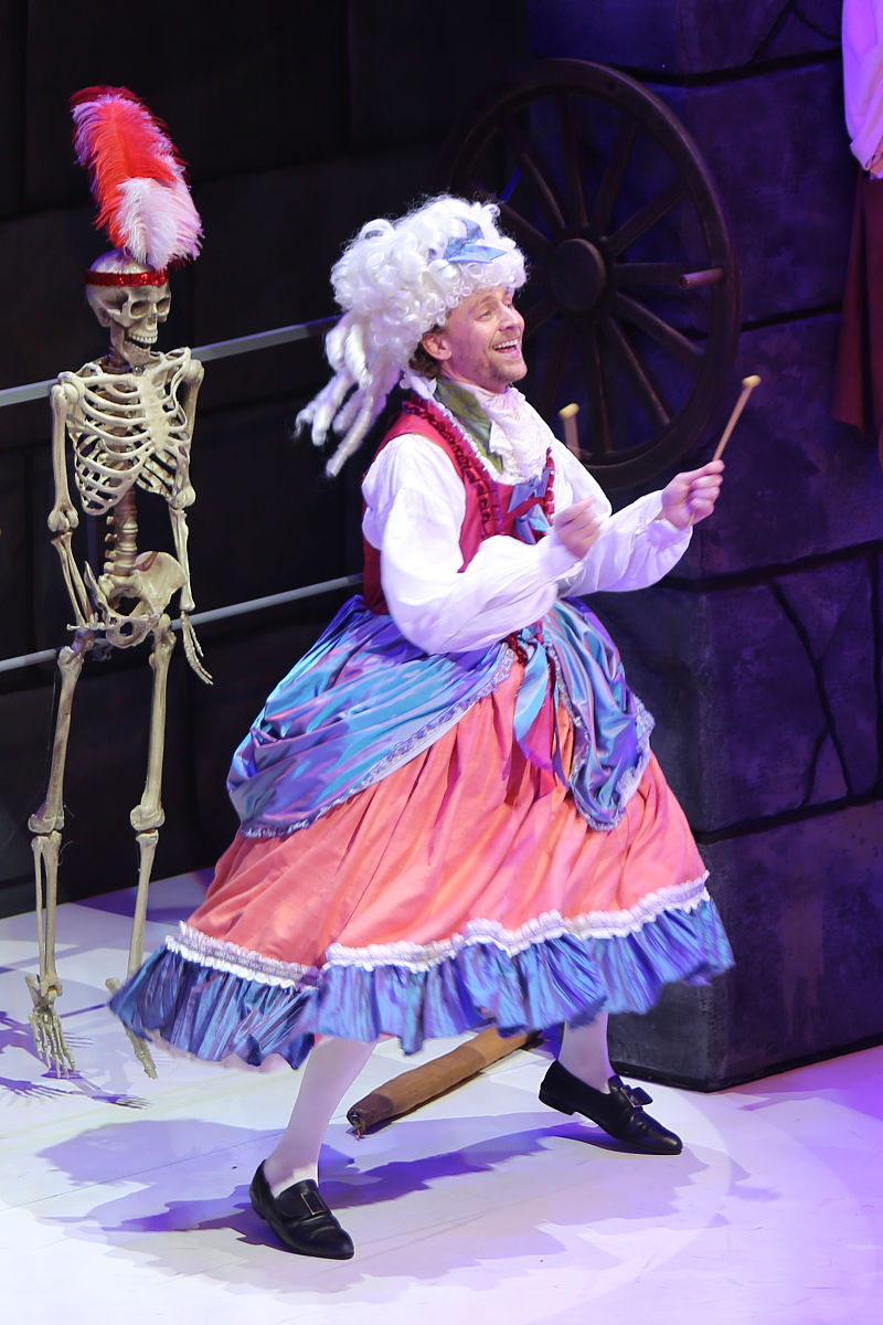 《就业难》- 十五分钟话剧剧本，展现失业青年困境与求职之路