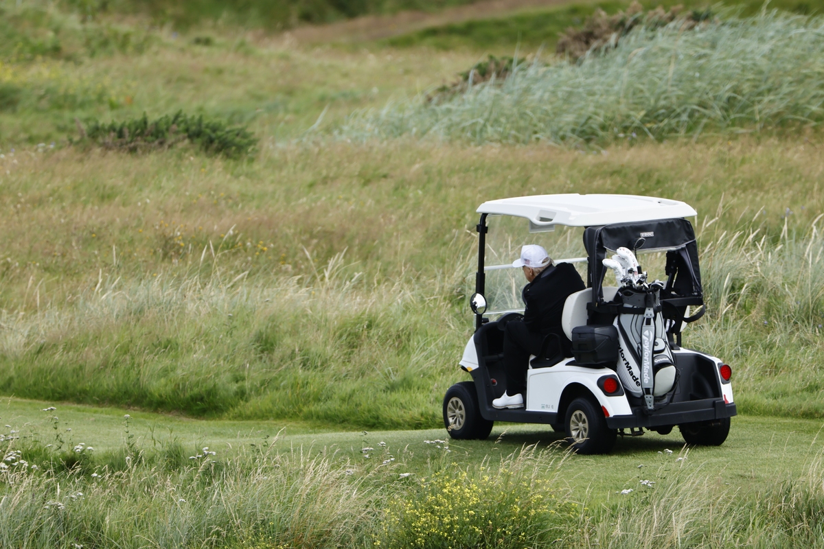 写一篇电动观光车前置前驱和中置后驱的区别的文章