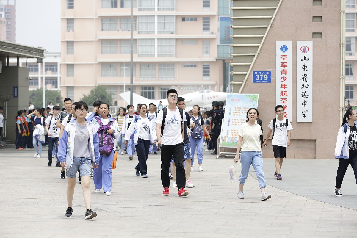 六安市南山职业中专学校毕业生待遇及职业教育未来发展