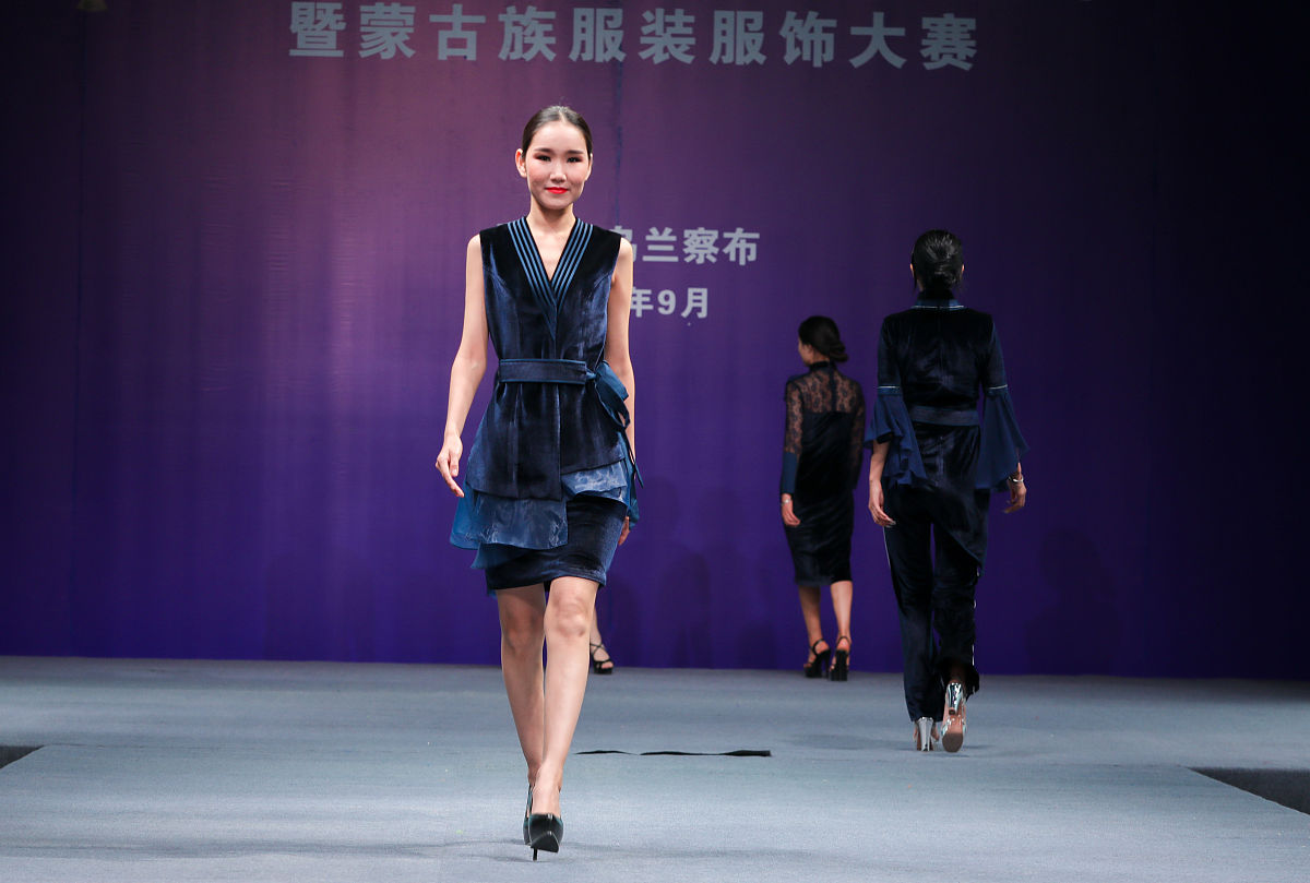 重庆工商职业学院服装与服饰设计专业就业方向：从设计师到营销专家