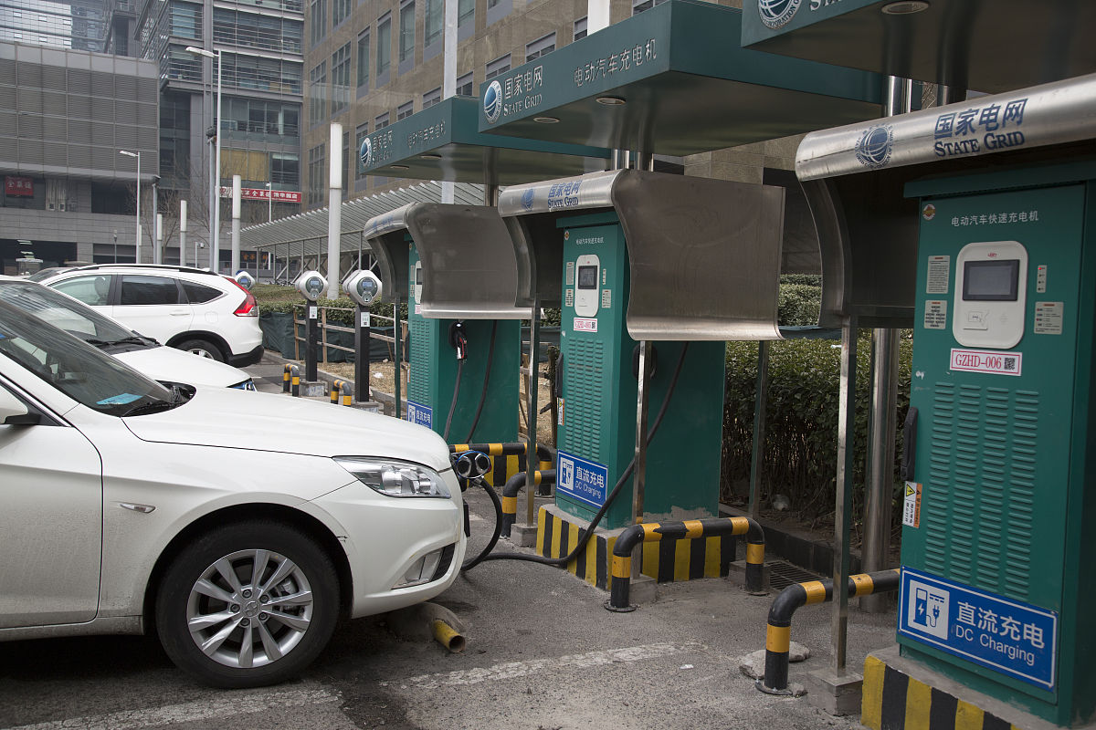 朔州新能源汽车服务有限公司2023年上半年工作总结及下半年工作计划上半年工作主要是员工培训下半年工作计划主要针对项目建设关键词：智慧充电及公共区域广告建设特许经营项目