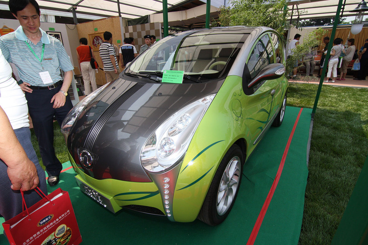 直流电机与交流电机区别详解：原理、特性和应用