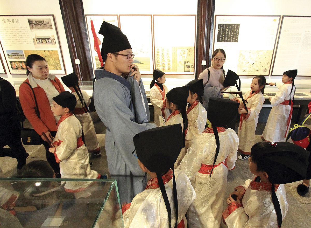 扮演一名教育领域博主 教育与文化传承：如何传承中华文化