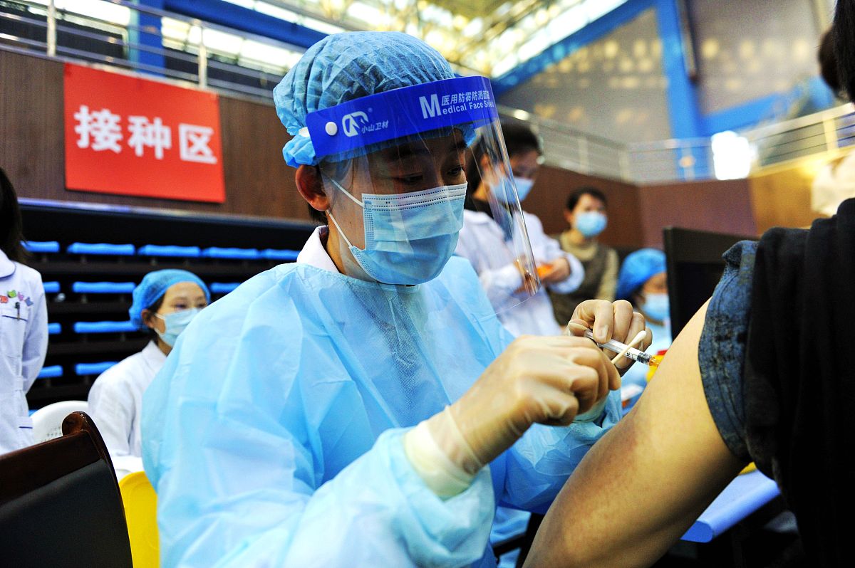 江西卫校毕业后就业前景分析：医学人才的职业发展方向