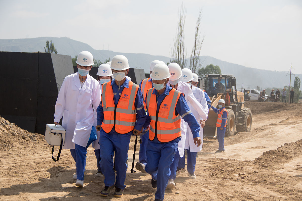 施工应急管理机构建立指南：职责、预案、演练、装备和管理