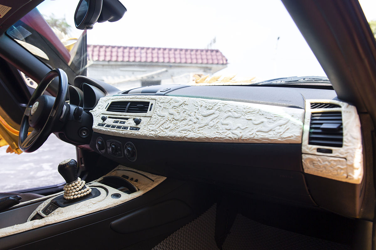 打造无品牌汽车的奢华内饰