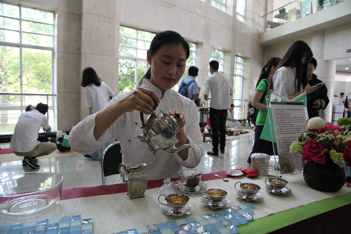 基于健康中国战略的城市小学特色育人新探索 基于健康中国战略的城市小学特色育人新探索