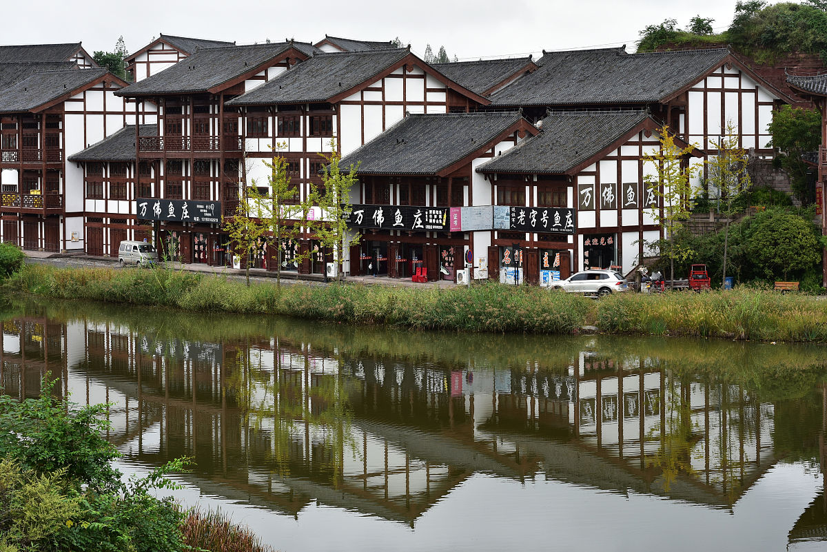重庆工程职业技术学院宝玉石鉴定与加工专业：学什么？就业前景如何？