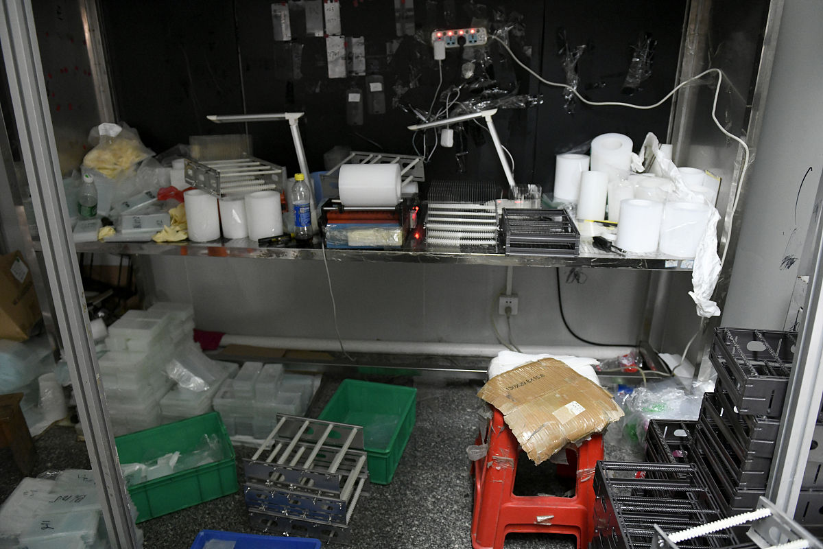 工厂生产产品冰箱电视烤箱数量5比4比1修理概率分别为007 002 005第一问求任意一台产品需要修理的概率第二问这些产品其中有一台需要修理问是烤箱的概率是多少用最简单的方法说明计算过程