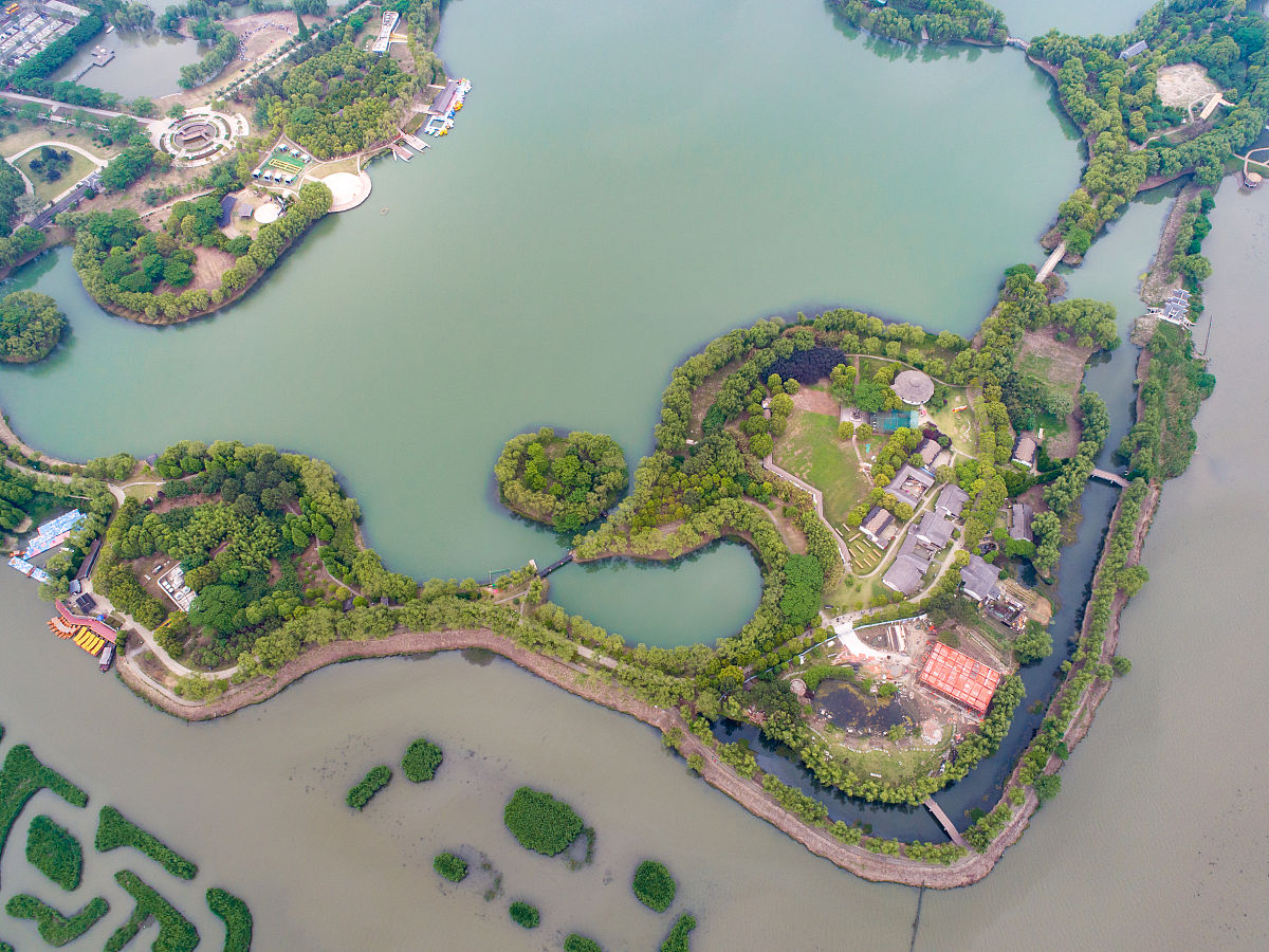 2021年5月19日,素有"水乡泽国"之称的大纵湖位于江苏省盐城市,湖内的