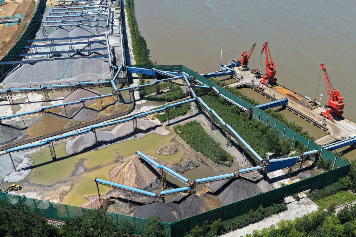 雨水处理与甲板清洁：码头合作确保环境安全