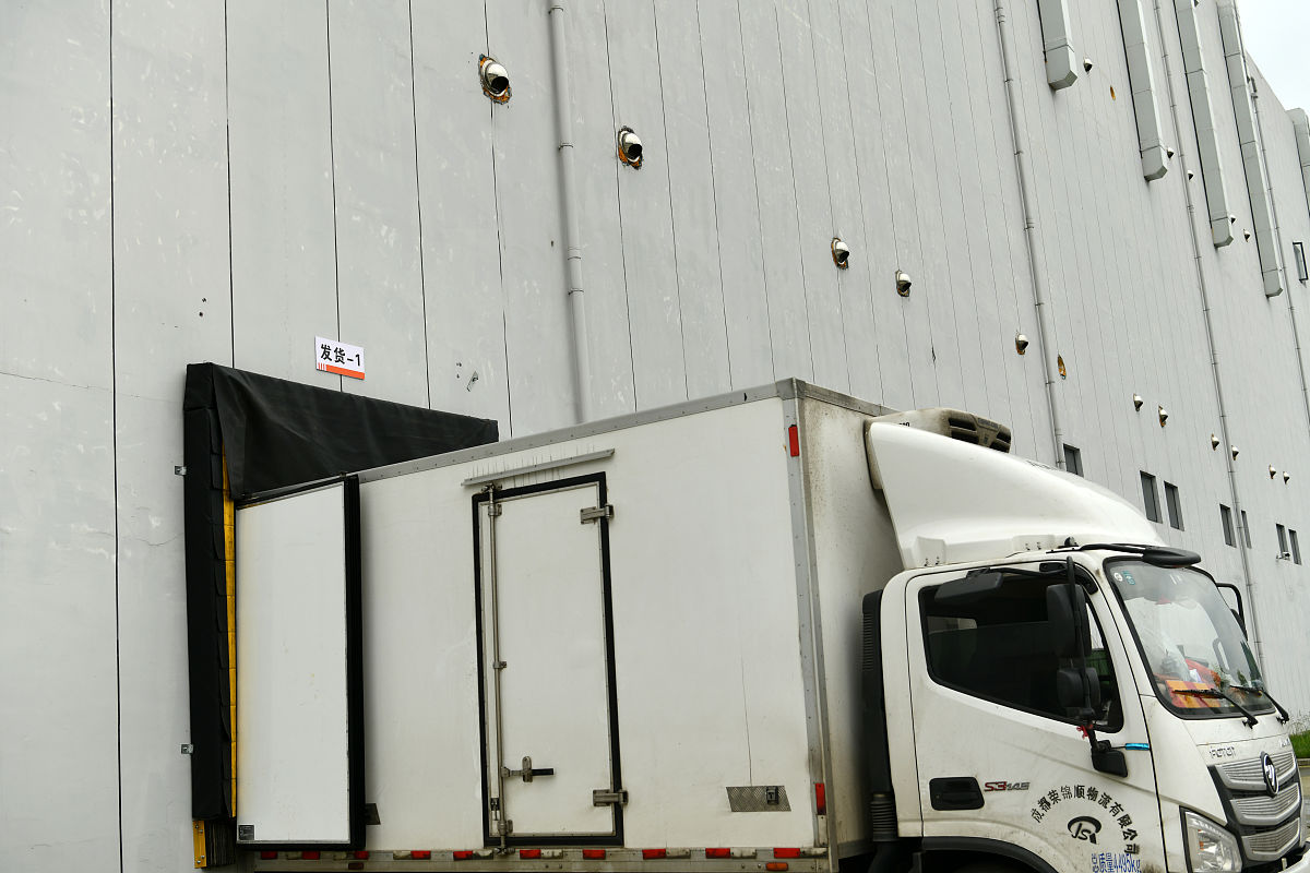 高温导致冷冻货物化冻，集装箱内湿度上升，可能产生霜冻